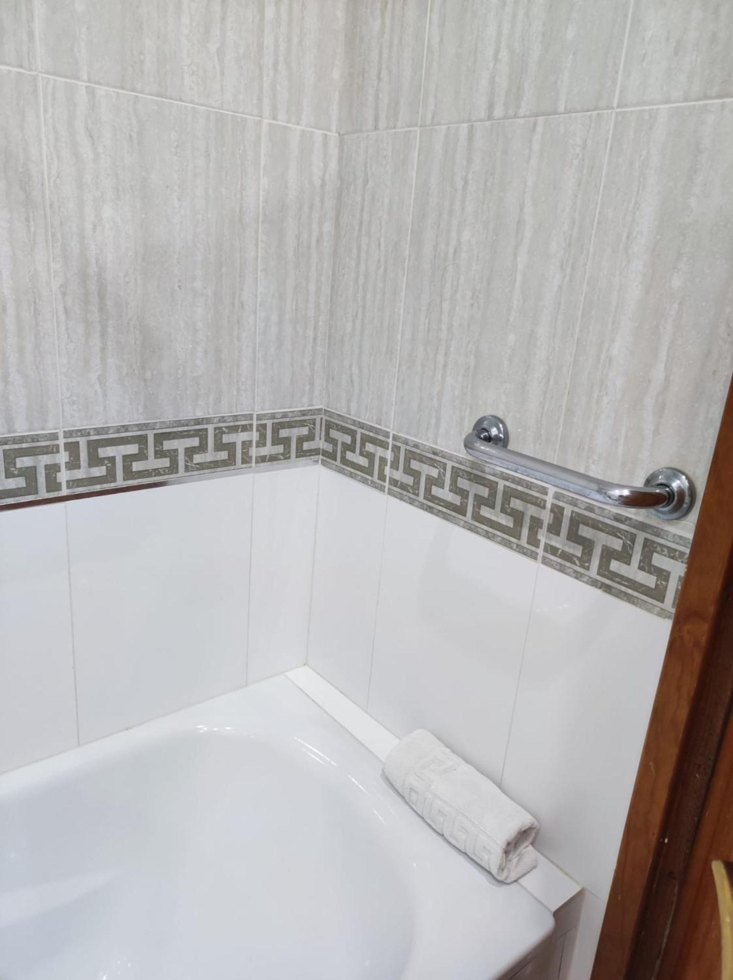 Hacienda 19 Menyber Apartment Nerja Bagian luar foto