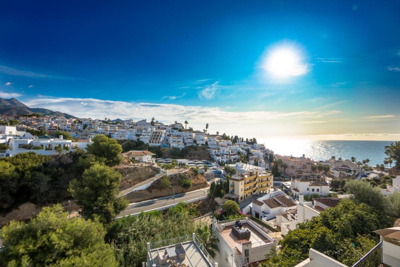 Hacienda 19 Menyber Apartment Nerja Bagian luar foto