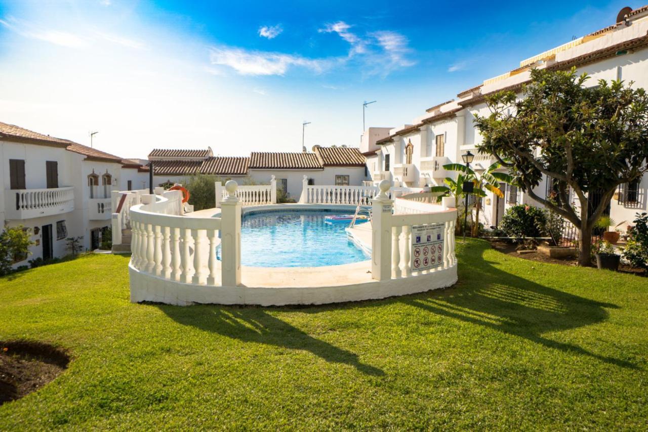 Hacienda 19 Menyber Apartment Nerja Bagian luar foto