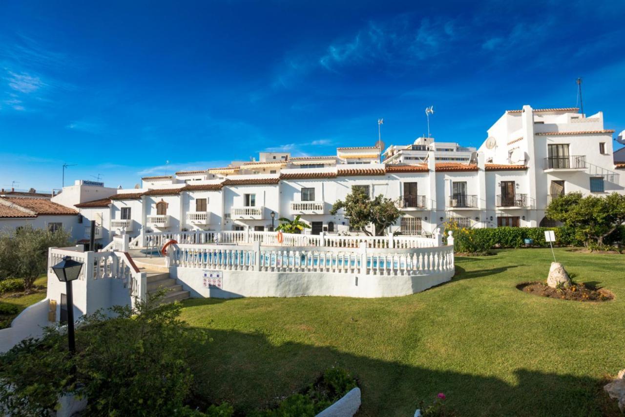 Hacienda 19 Menyber Apartment Nerja Bagian luar foto